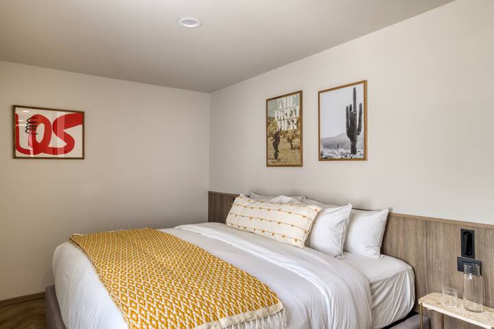 PH 3BR w/rooftop, gym, Juarez design area gallery image 5