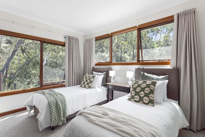 Dhoma e katërt e gjumit, lart me 2 teke