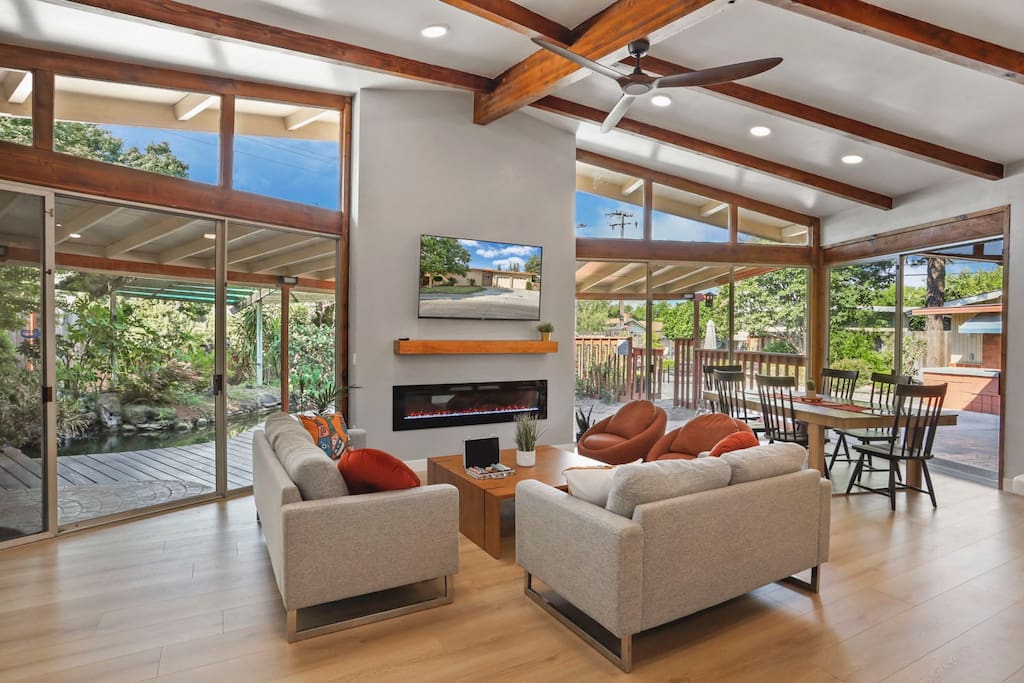 Modern| Pool| Pond| Arcade | Oasis| Up to 8 guests