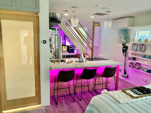 Caviar Cottage- Pet Friendly