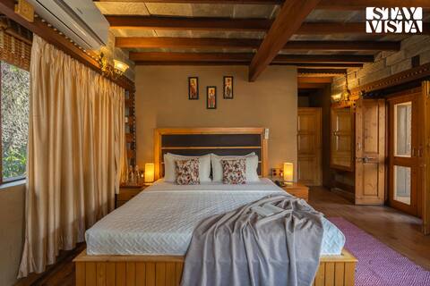 4BR@PetFriendly CozyCottageW/Lawn,BBQ &ValleyView