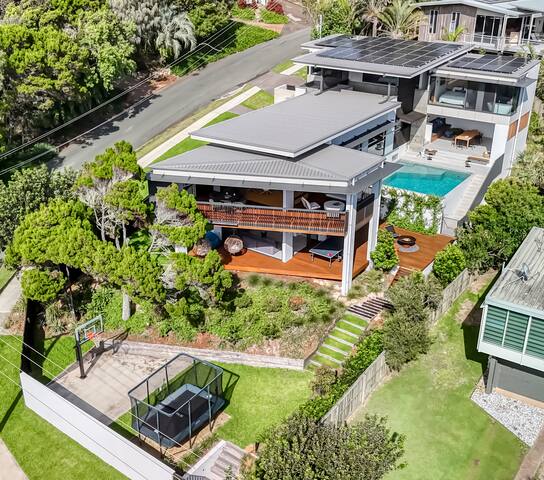 Narawi – Ocean views, heated pool, 2min to beach gallery image 3