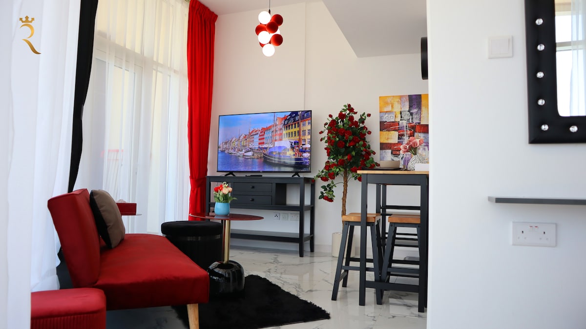 Modern Valentina Studio | Chic Masdar Luxe Retreat