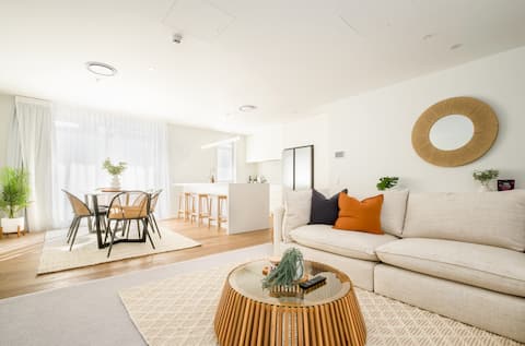Luxury Penthouse in City Private central live