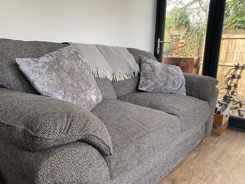 Successful Airbnb property: Rowan Cabin Near The Sea & Free Parking. in Dover