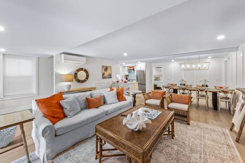 Top Airbnb: Cedar Sunsets-4 bed, 4 bath, 4 Houses to the beach in Anna Maria