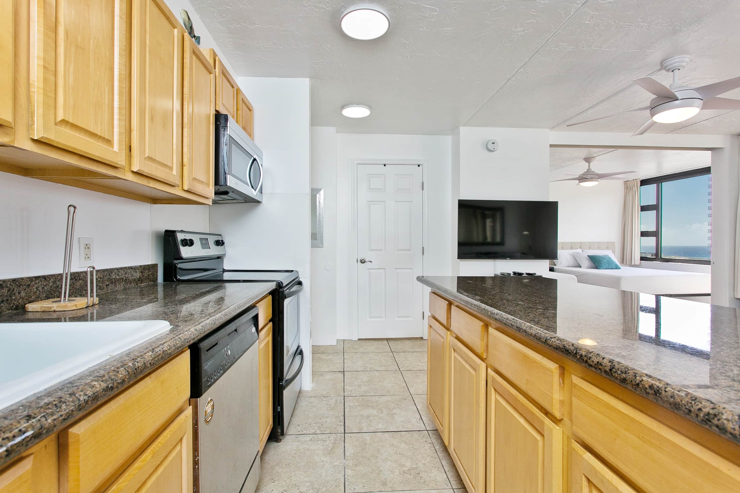 Condo in Honolulu · ★4.66 · 1 bedroom · 2 beds · 1 bath - Image 6