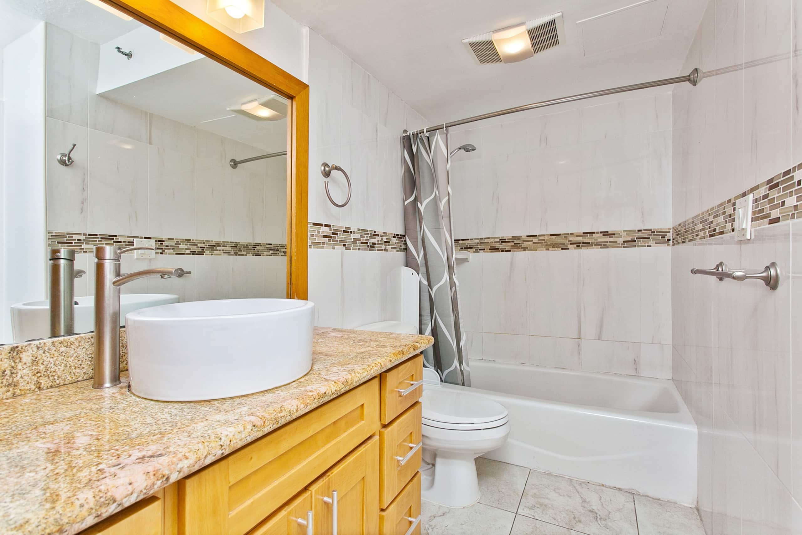 Condo in Honolulu · ★4.66 · 1 bedroom · 2 beds · 1 bath - Image 15
