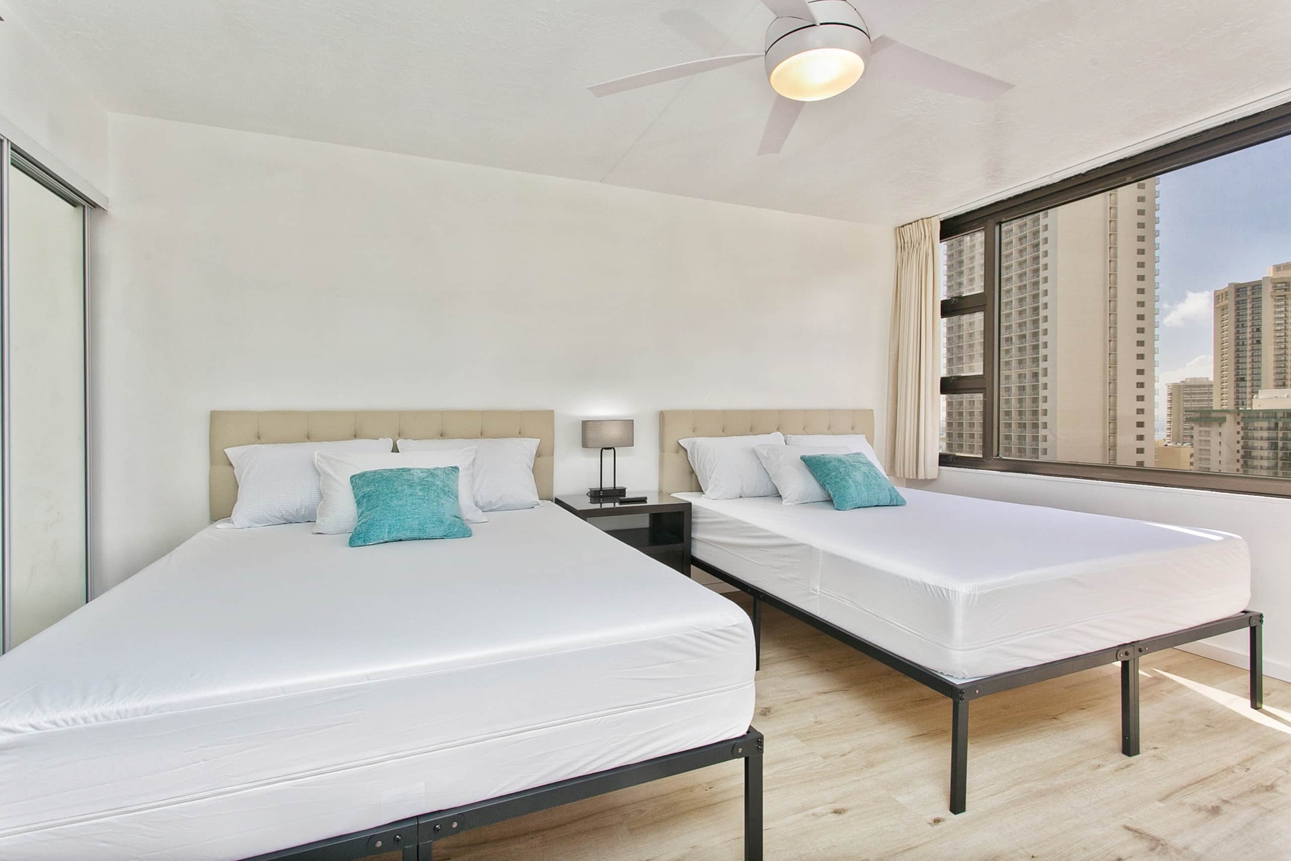 Condo in Honolulu · ★4.66 · 1 bedroom · 2 beds · 1 bath - Image 12