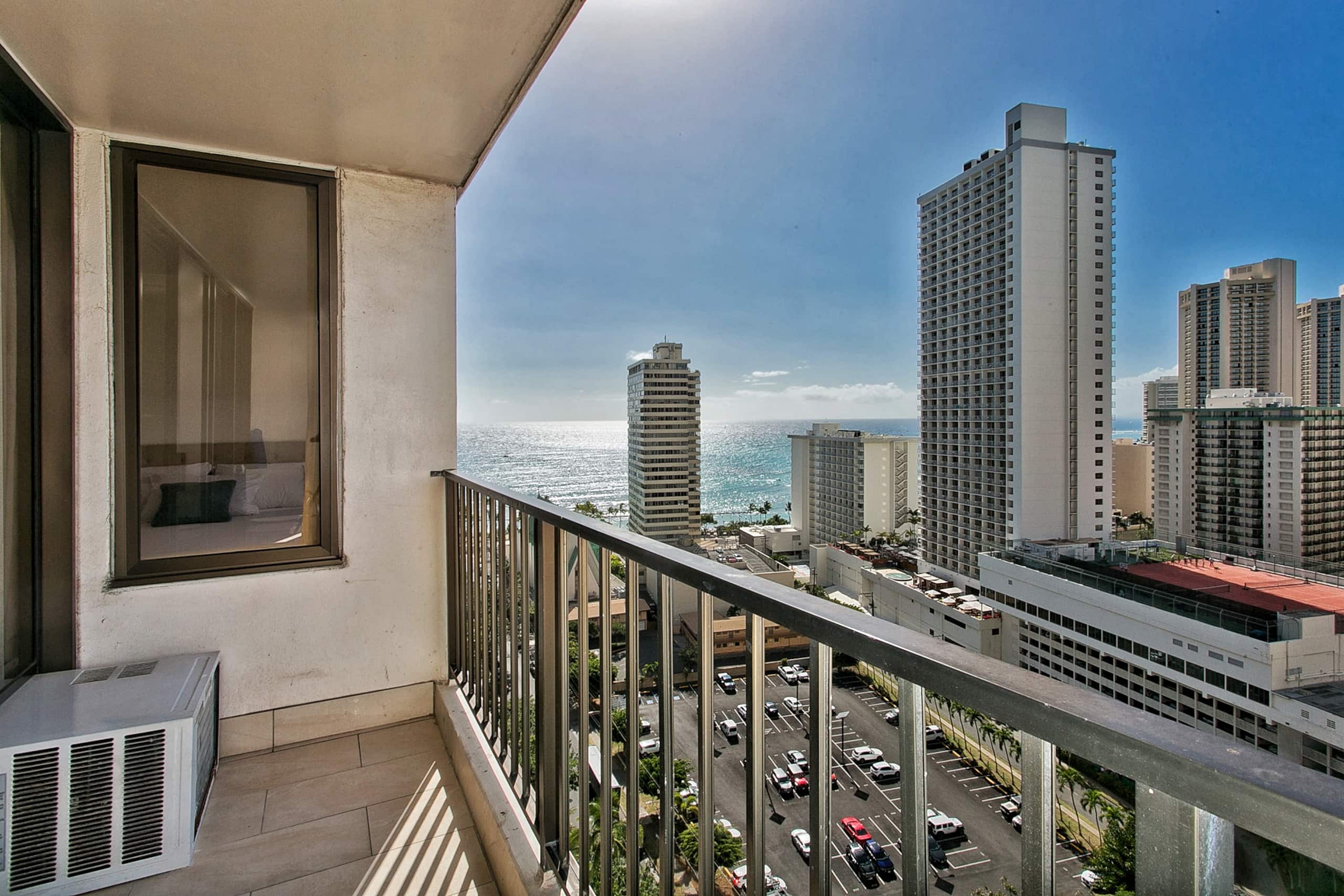 Condo in Honolulu · ★4.66 · 1 bedroom · 2 beds · 1 bath - Image 17