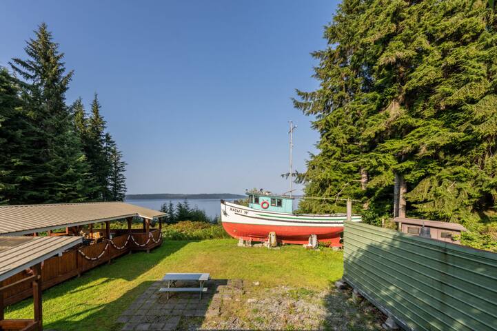 The Cabins at Alert Bay managed Airbnb listing 3