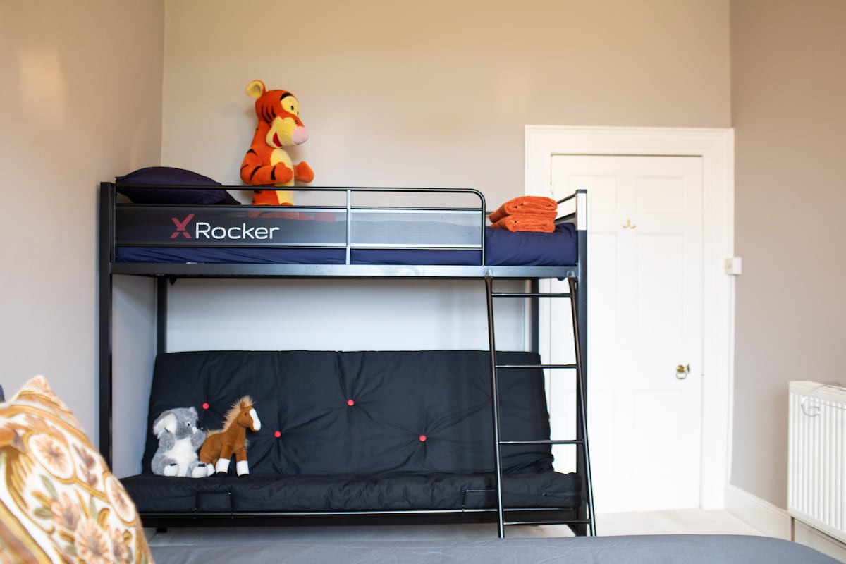 غرفة النوم 2