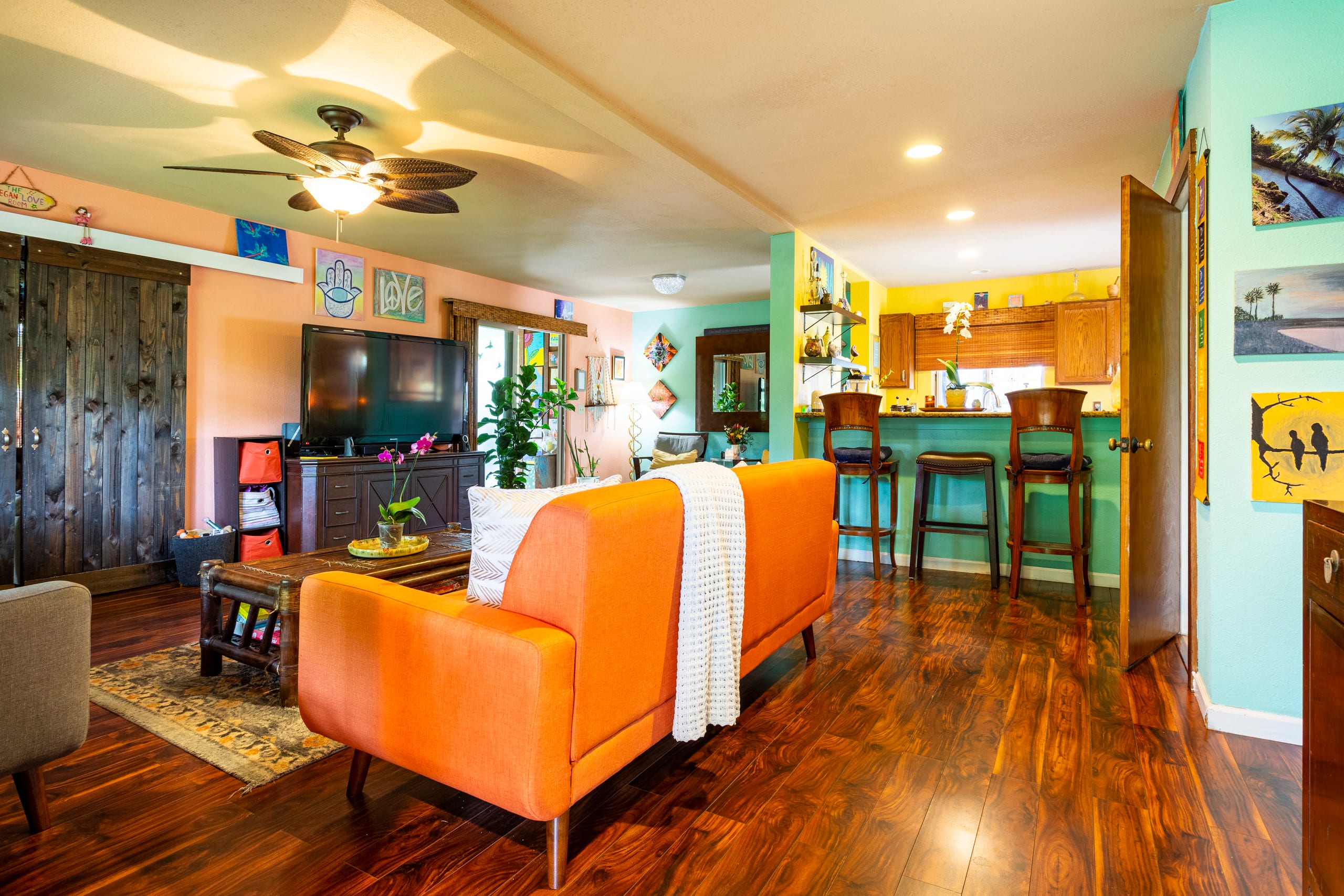 Home in Kailua-Kona · ★4.93 · 1 bedroom · 1 bed · 1.5 shared baths - Image 5