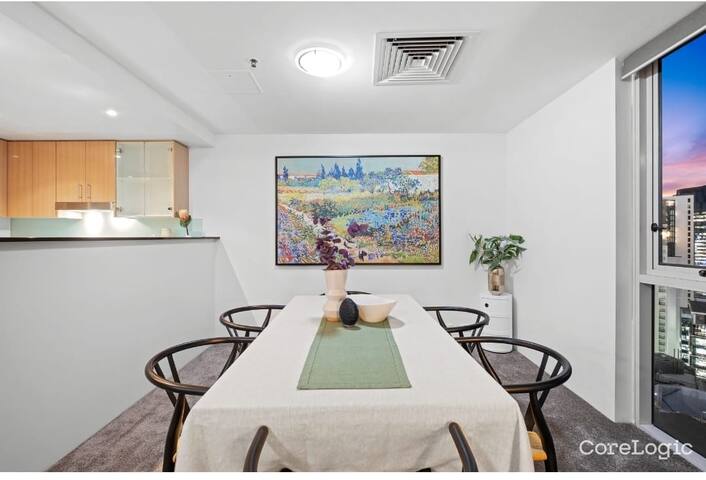 Executive Sub-Penthouse Suite River Views + WIFI! gallery image 5