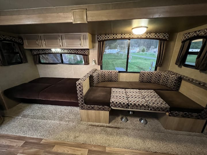 Surfside Glamping Rv (Site #17) - Klamath, CA