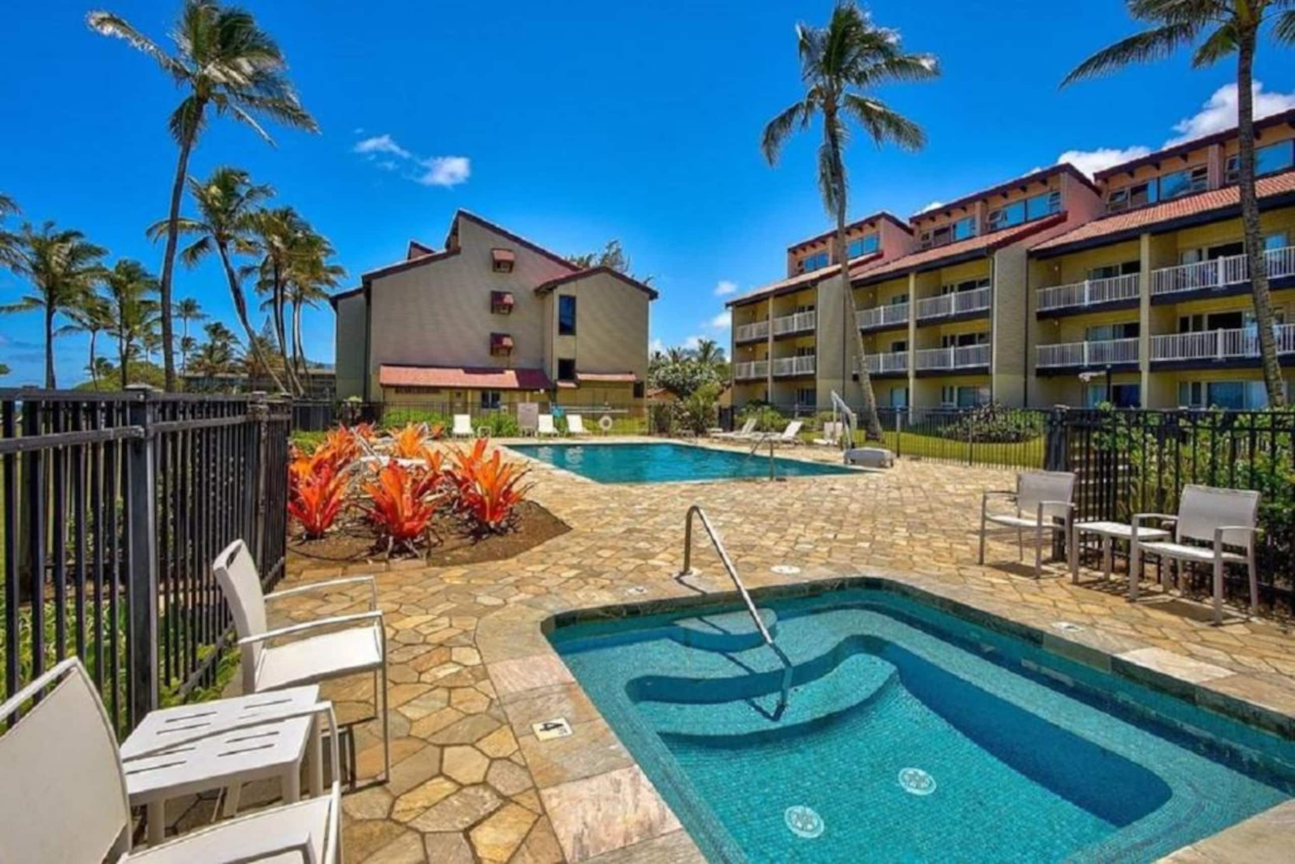 Cozy 1BR Kauai Beachfront Condo! - Photo 13