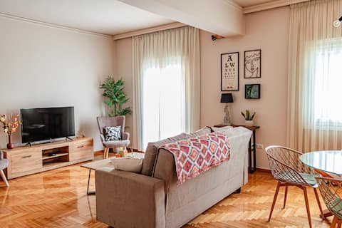 Successful Airbnb property: 2 Bedroom Penthouse Athens City center in ΙΠΠΟΚΡΑΤΕΙΟ