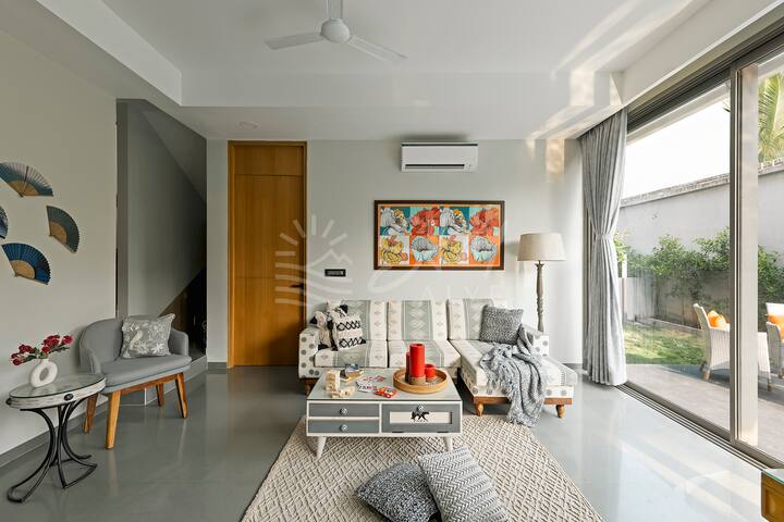 Living room image 1