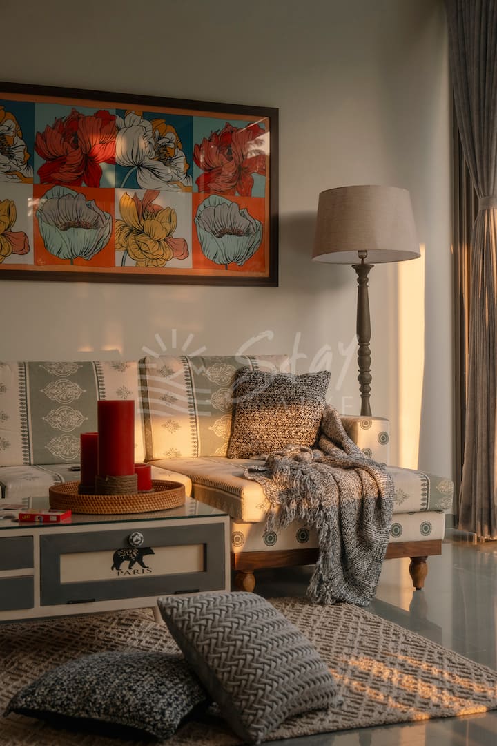 Living room image 7