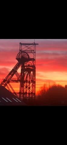 Luxurious 3 Bedroom Townhouse With Hottub & Sauna. gallery image 3