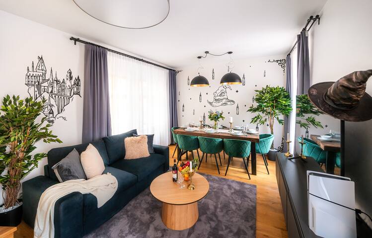 4BR+2.5Bath Harry Potter Old TOWN + GREAT patio gallery image 2