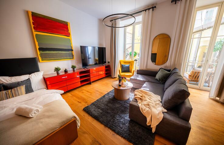 4BR+2.5Bath Harry Potter Old TOWN + GREAT patio gallery image 3