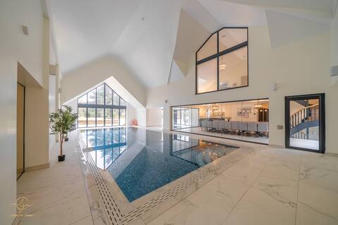 The UlTIMATE in luxury airbnb!