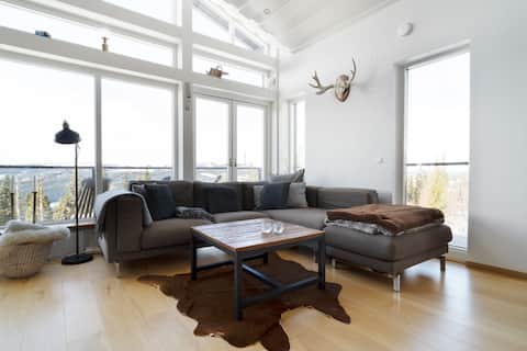 Lake and Mountain Retreat: 130 sqm for Relaxation