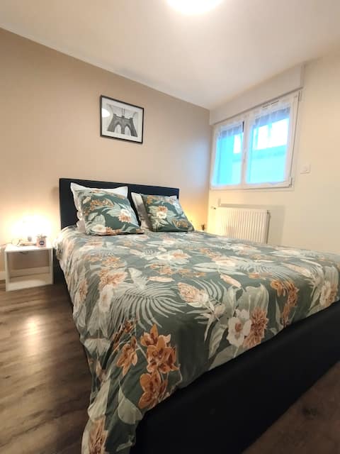 Beautiful Cozy Apartment with Terrace and Parking