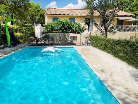 Aubagnaise house with pool