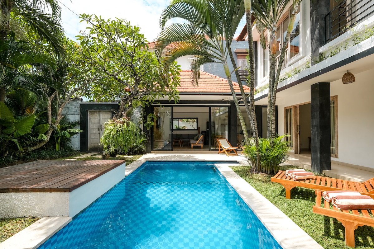 Villa Tepui — 3 bedroom villa with private pool in Batu Bolong, Canggu, Bali