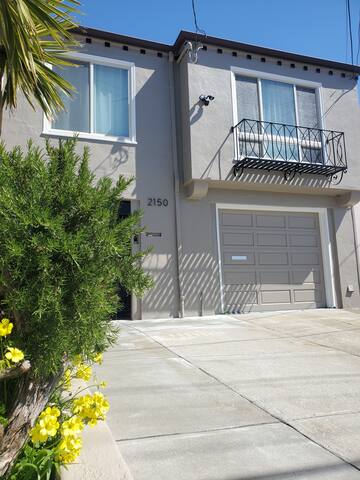(FREE EV. Charger) Beautiful Home 4 Bd. 2 Ba. SF. gallery image 3
