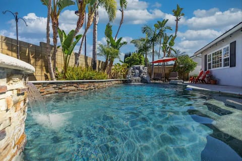 Designer Retreat! Pool&SPA! 5 Bedroom|3 Full Bath.