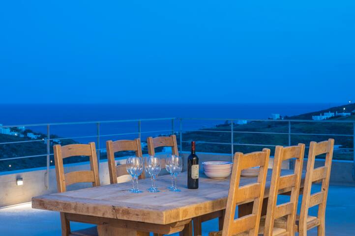 Syros – modern villa in Posidonia with pool gallery image 2