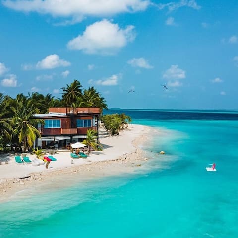 Amazing Beachfront Stay in Vaavu Attol