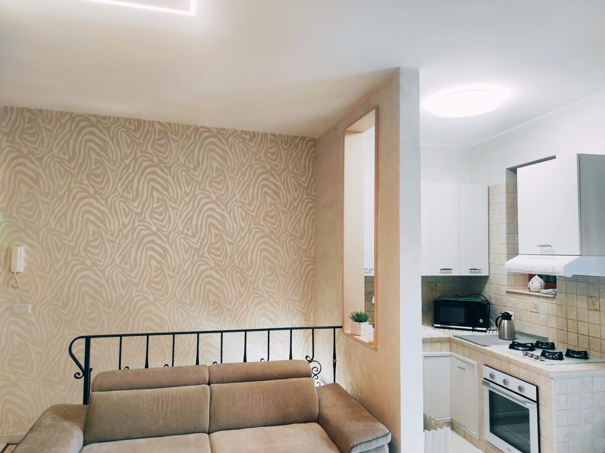 Popular Airbnb listing: Palace in the Courtyard in Bari