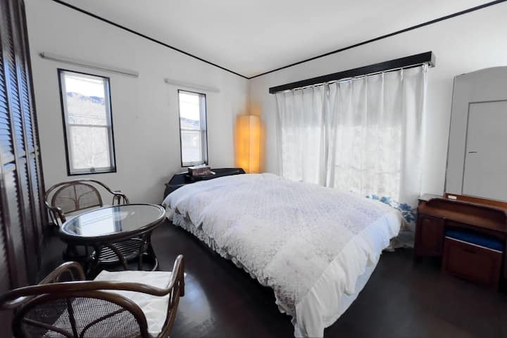 საძინებელი 1