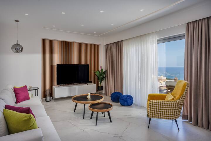 Sunny Drops White Villa by Estia gallery image 5