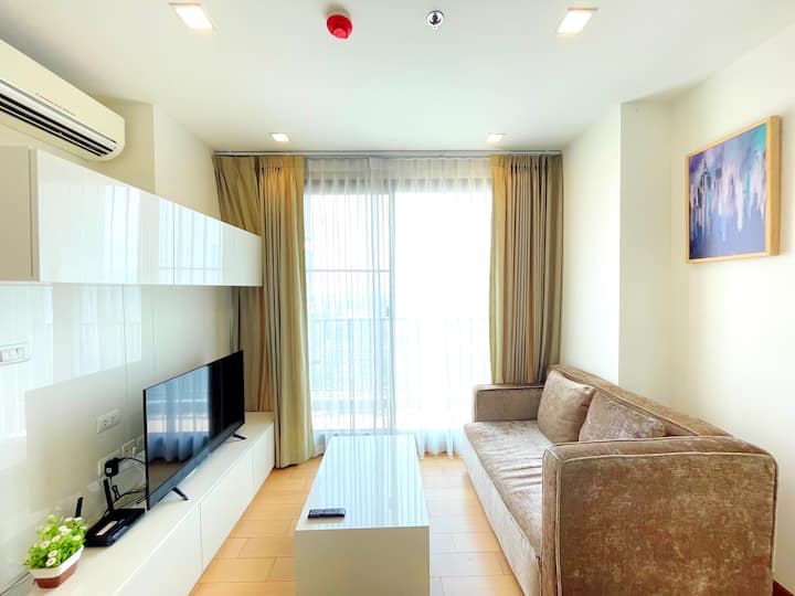 好位置！The Astra Condo，安静两居，走路去夜市古城 - Chiang Mai