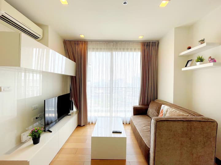 好位置！The Astra Condo，精致两居，走路去夜市古城 - Thailand