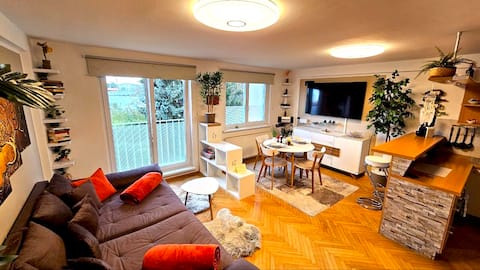 Successful Airbnb property: GREAT location, quiet & green in Liesing