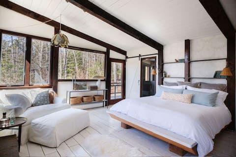 Updated Designer Mountain Retreat