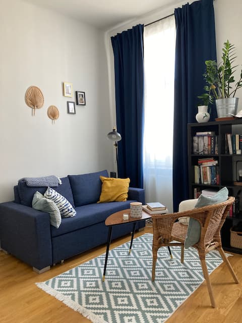Top Airbnb: Vienna Danube Channel Apartment in Alsergrund