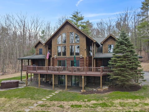 Lake Wallenpaupack Log Home Estate w/ Private Pond