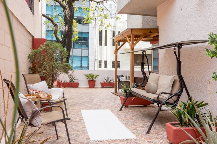 Huge 4BR super located gallery image 2