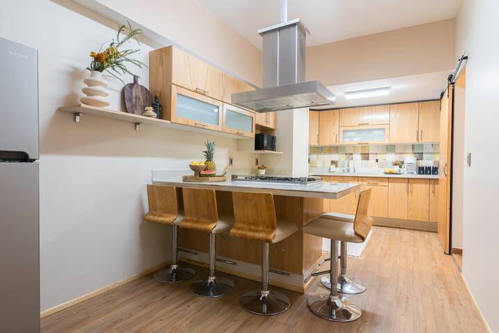 Huge 4BR super located gallery image 3