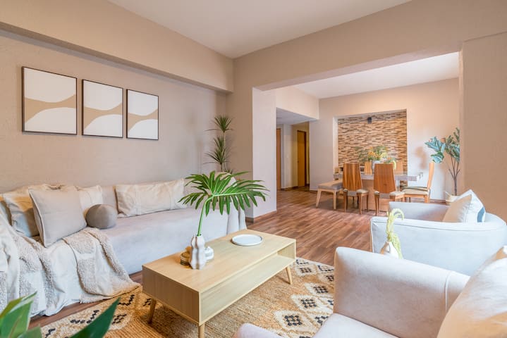 Huge 4BR super located