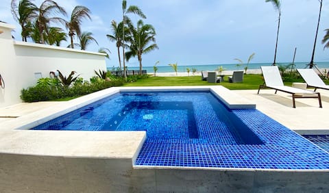 Discounted Beachfront | Luxury & Style | King Beds