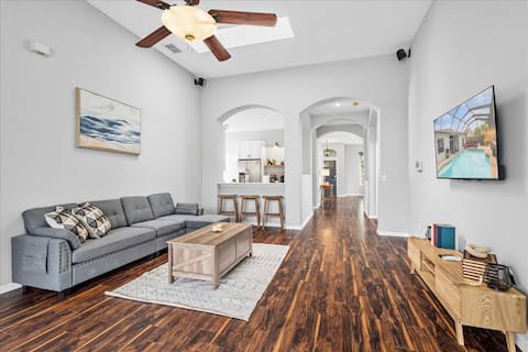 NEW - Poolside Oasis Renovated POOL Home - 2000 SF
