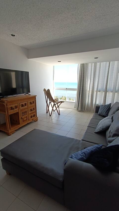 Spacious Sea View Apartment